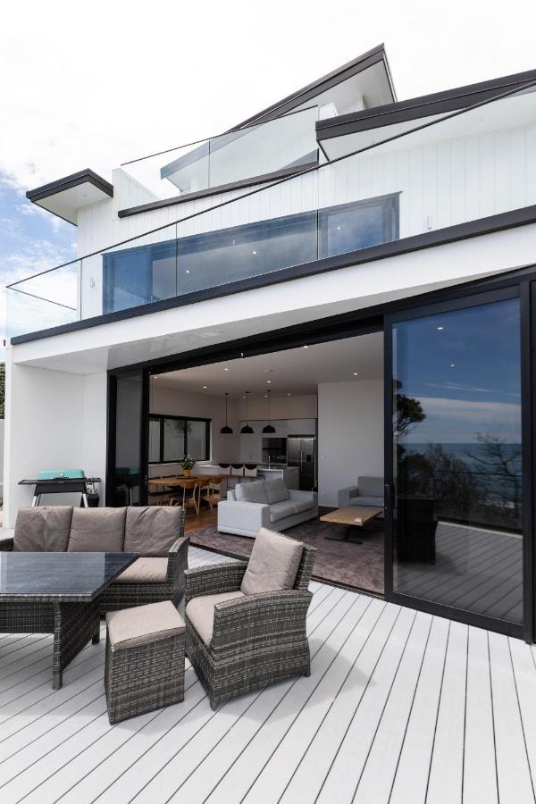 Oakura Beach Front Apartments Bagian luar foto