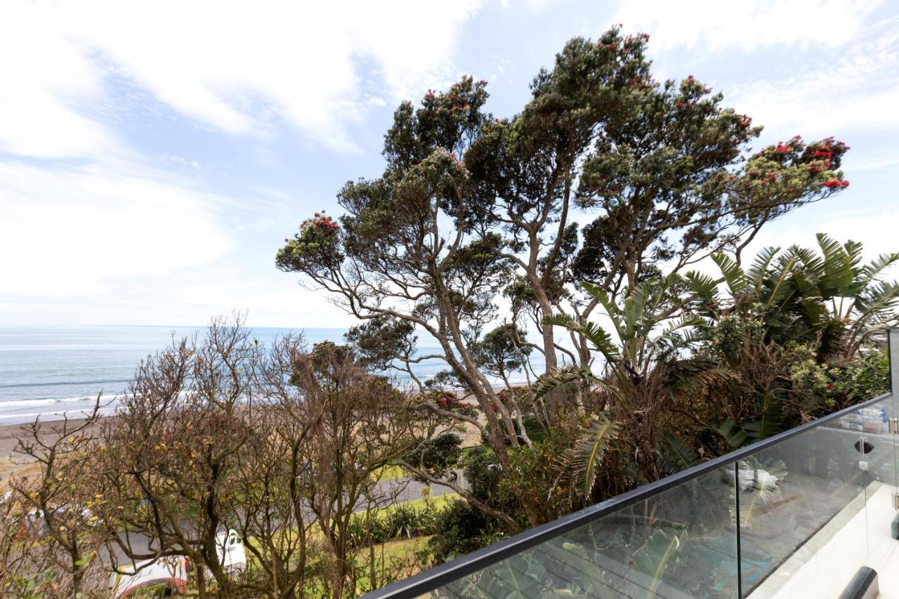 Oakura Beach Front Apartments Bagian luar foto